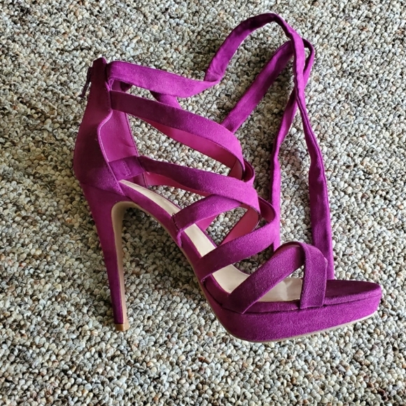 Heels - Picture 3 of 6